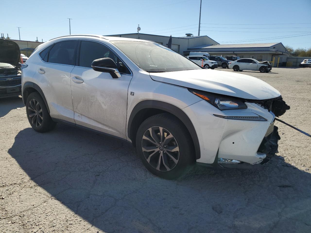 2015 LEXUS NX 200T - Фото 4