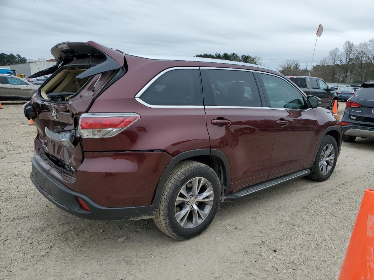 2015 TOYOTA HIGHLANDER - Фото 3