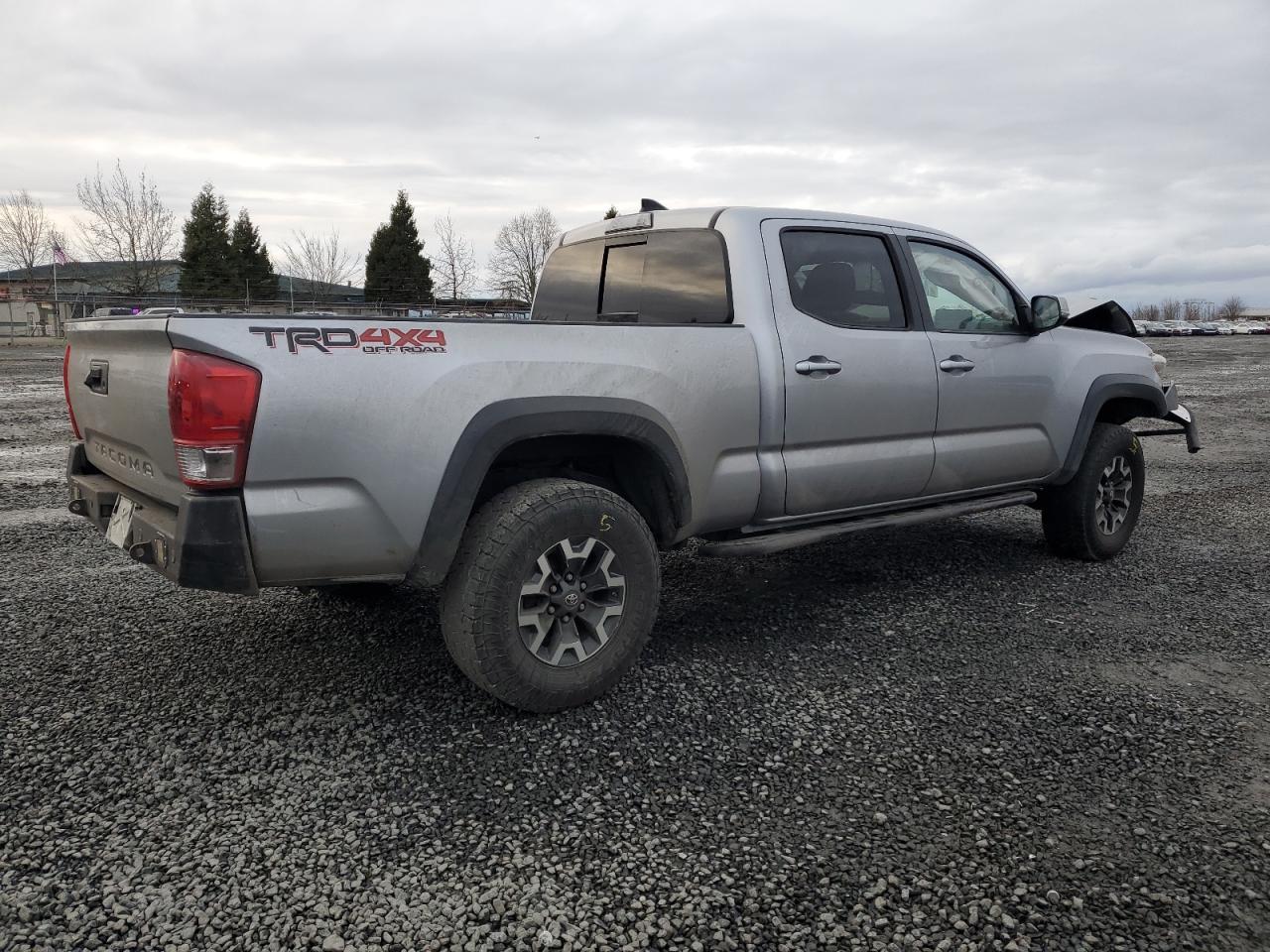 2017 TOYOTA TACOMA DOU - Фото 3