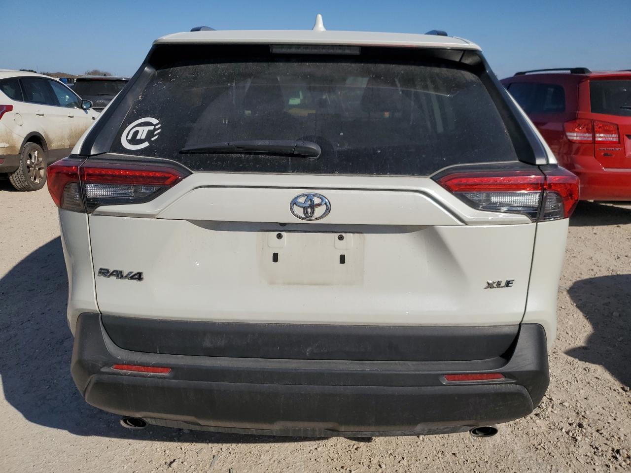 2022 TOYOTA RAV4 XLE P - Image 6