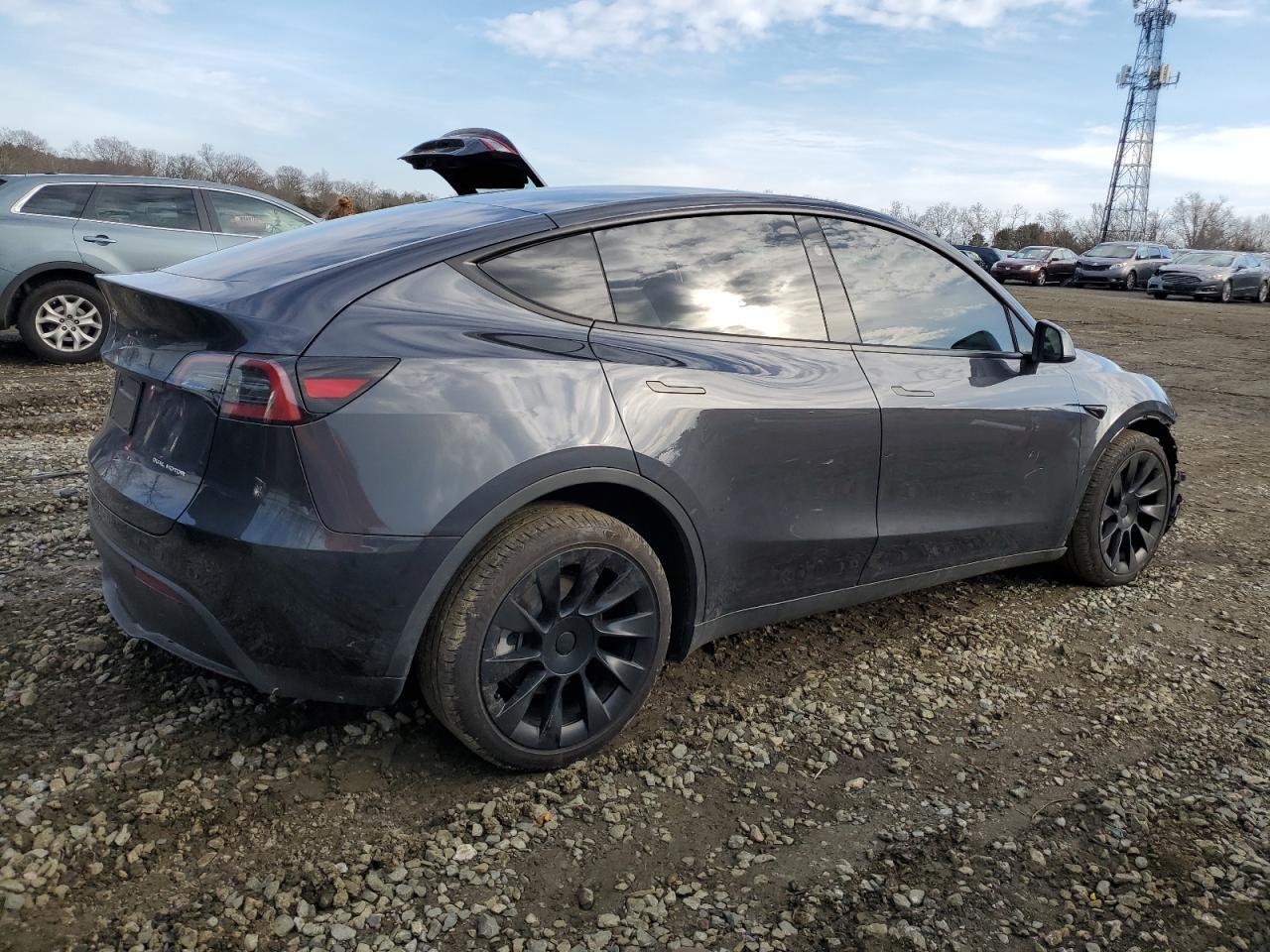 2024 TESLA MODEL Y - Image 3