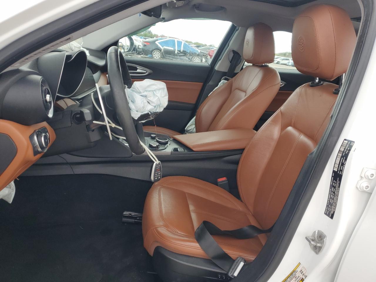 2017 ALFA ROMEO GIULIA Q4 - Image 7
