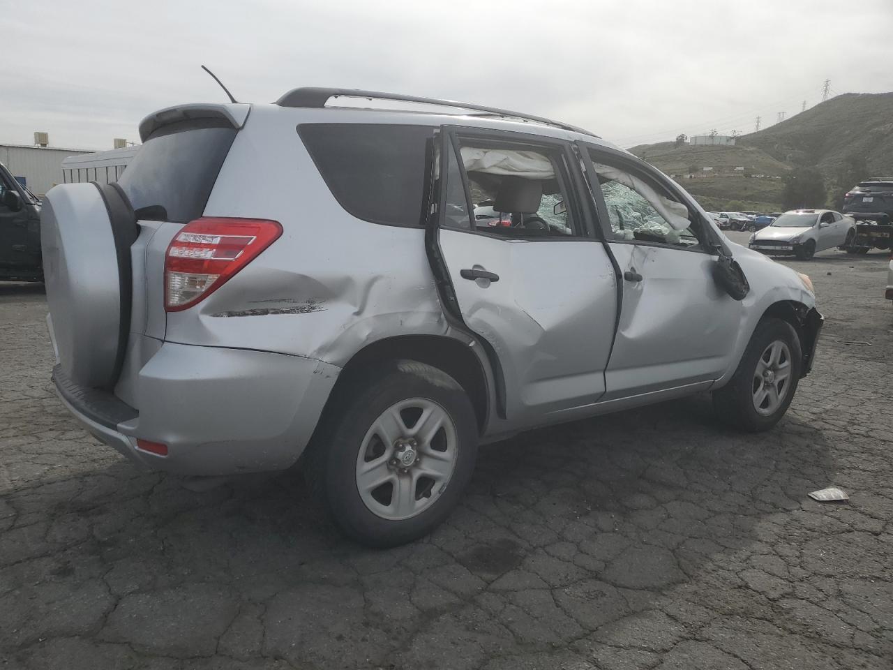 2011 TOYOTA RAV4 - Image 3