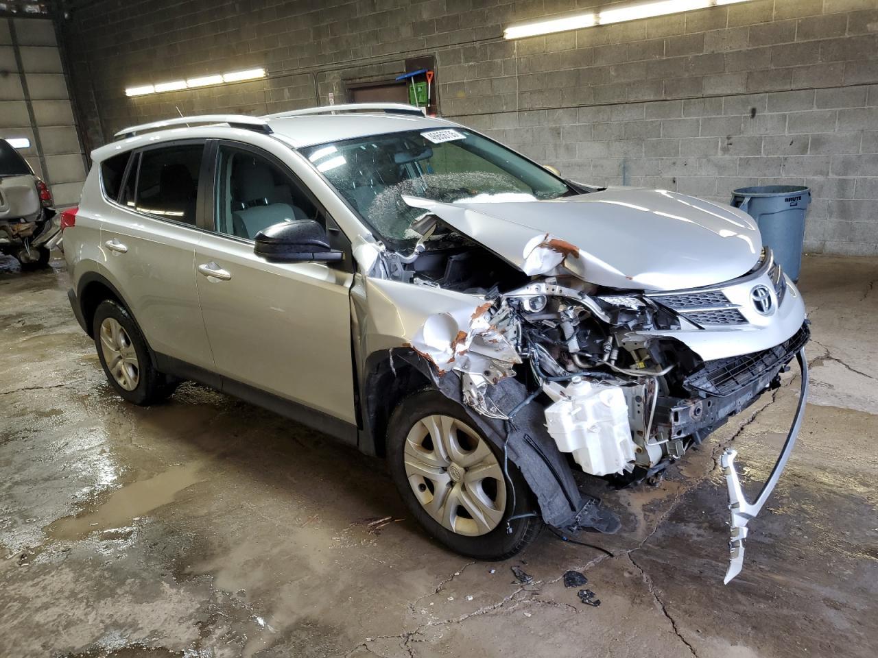 2015 TOYOTA RAV4 LE - Image 4