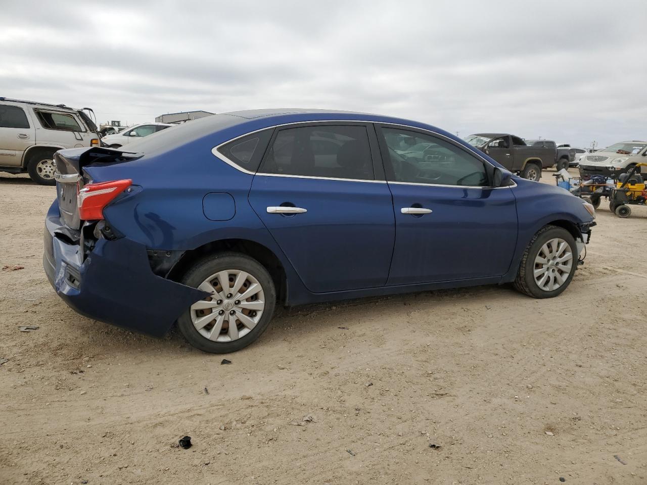 2017 NISSAN SENTRA S - Фото 3