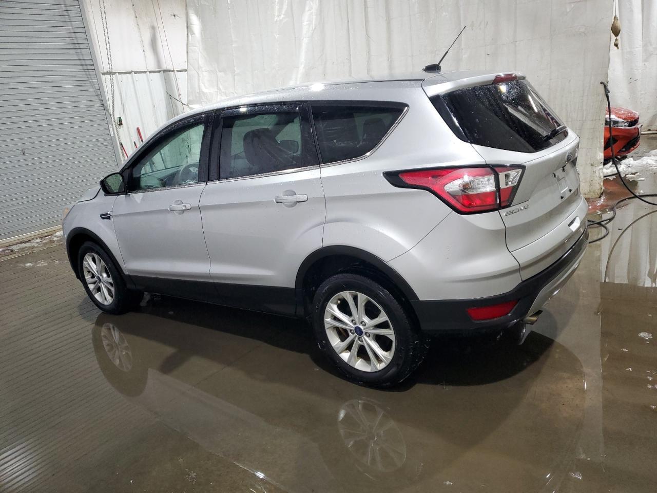2017 FORD ESCAPE SE - Фото 2