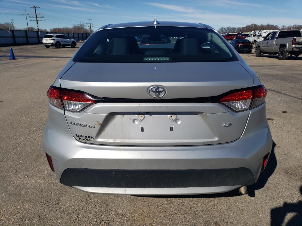 2021 TOYOTA COROLLA LE - Фото 6