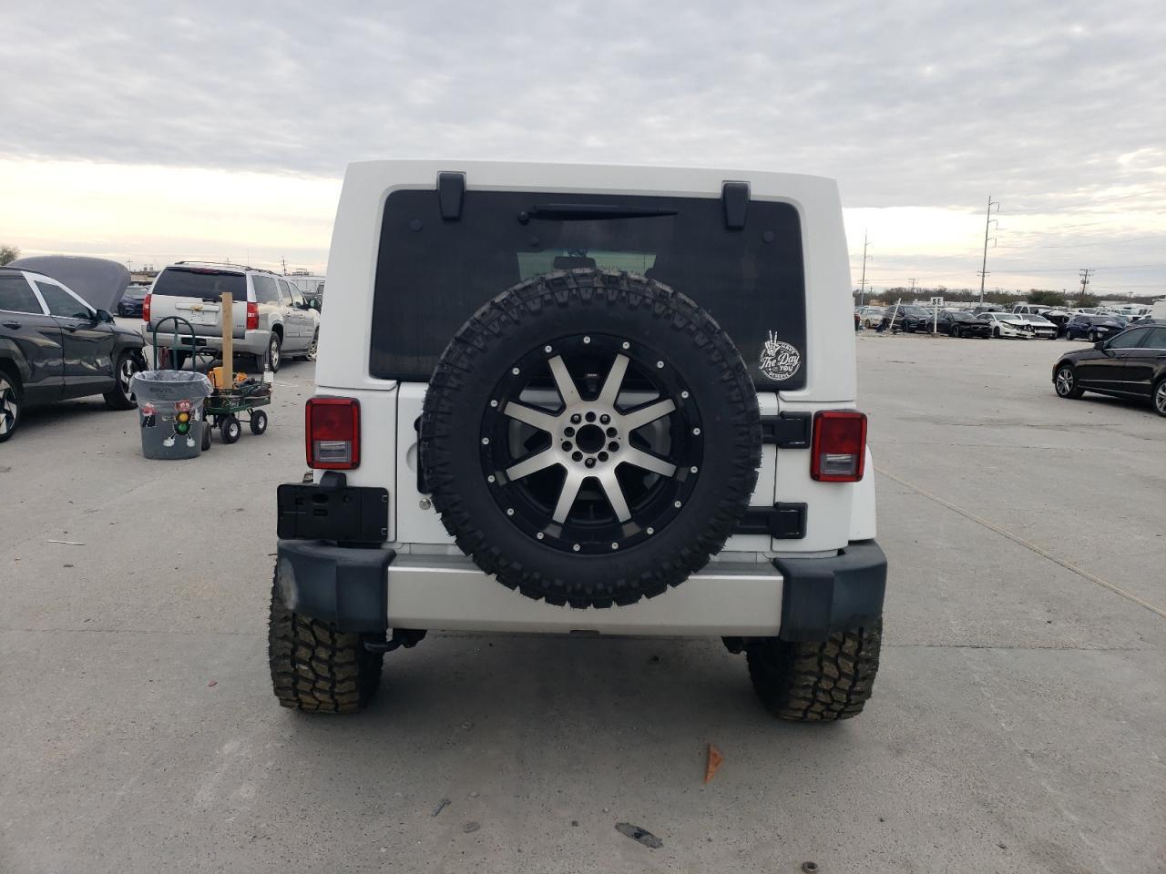 2017 JEEP WRANGLER U - Image 6