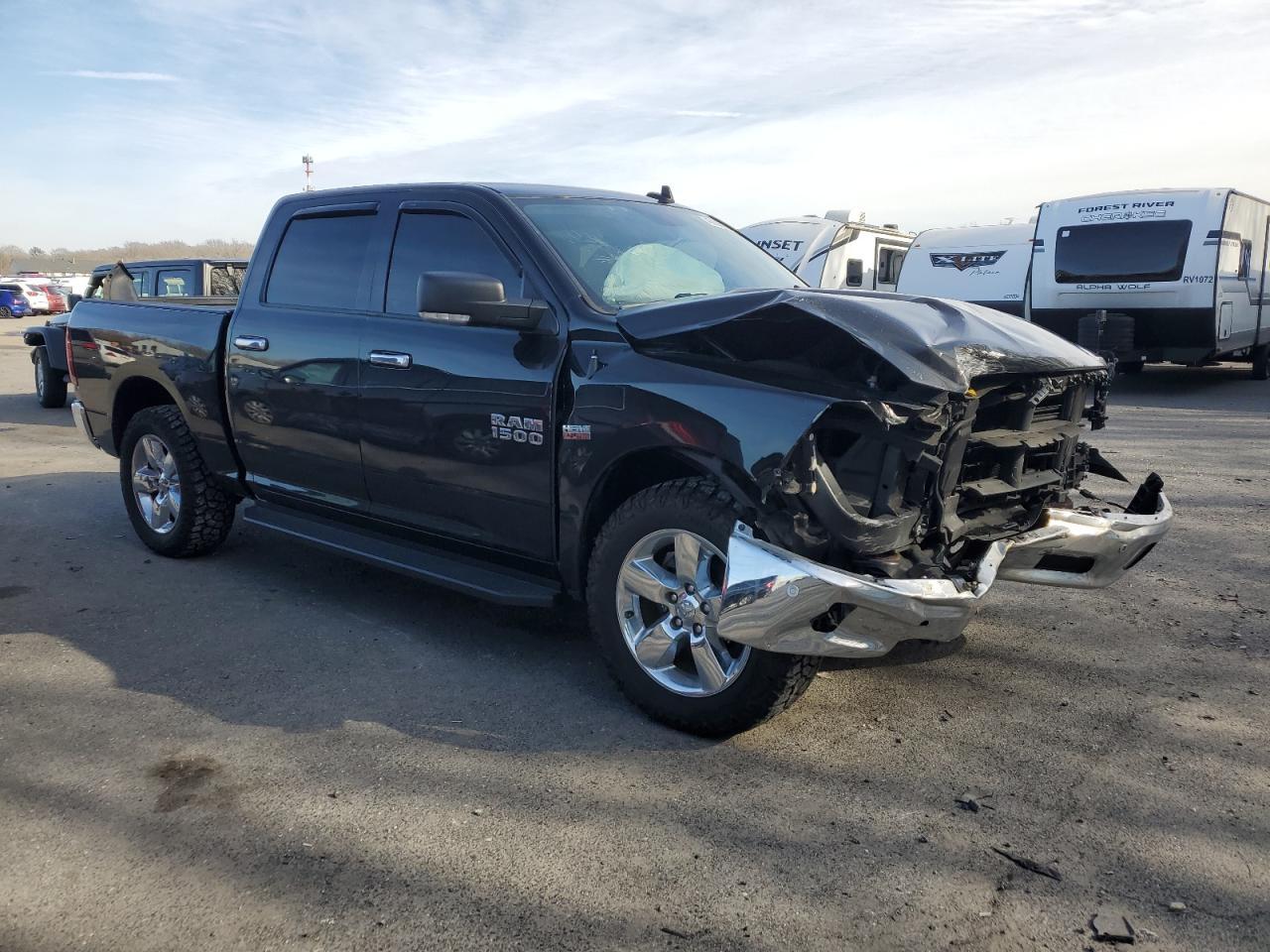 2017 RAM 1500 SLT - Фото 4