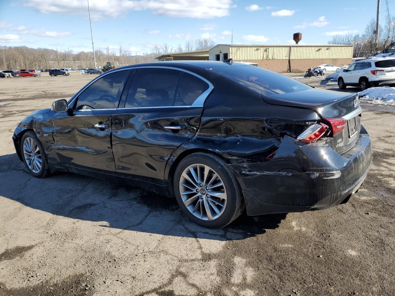 2018 INFINITI Q50 LUXE - Image 2