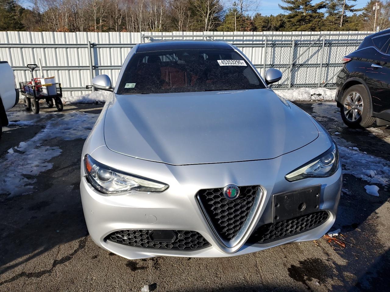 2017 ALFA ROMEO GIULIA Q4 - Image 5