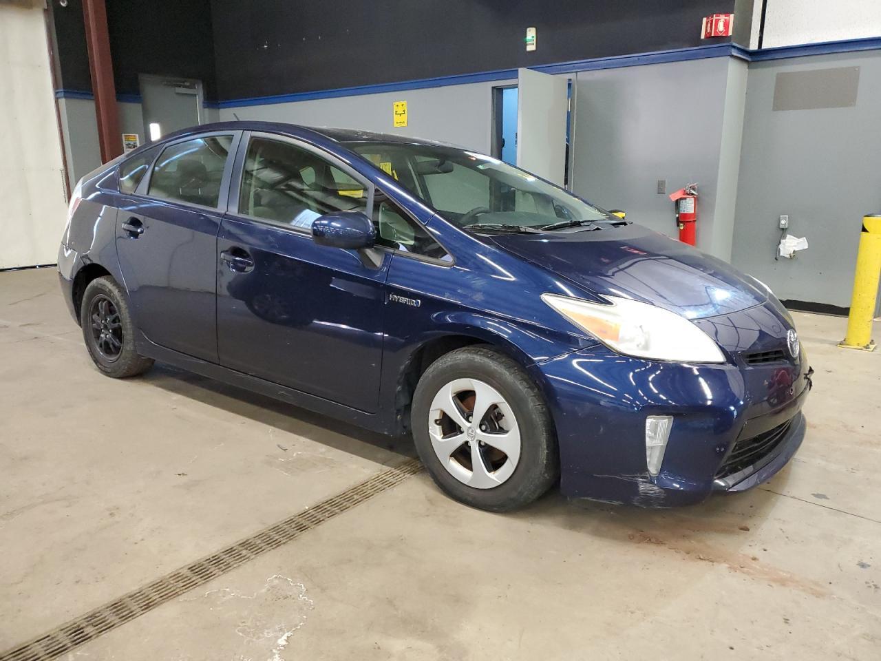 2013 TOYOTA PRIUS - Image 4