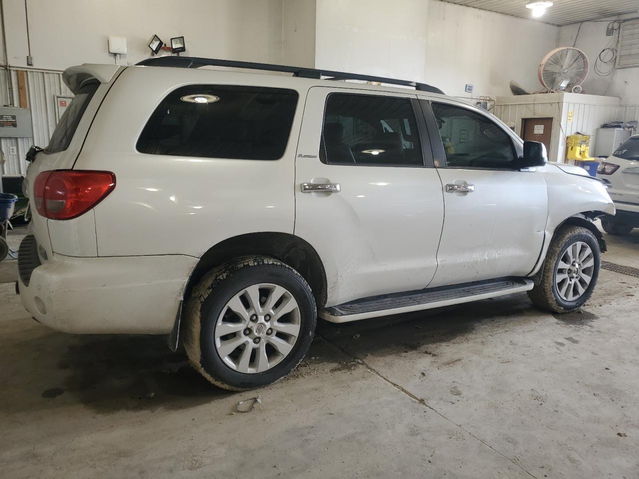 2013 TOYOTA SEQUOIA PL - Фото 3