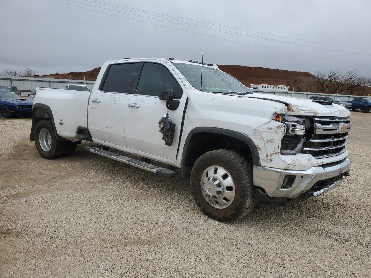 2024 CHEVROLET SILVERADO - Image 4