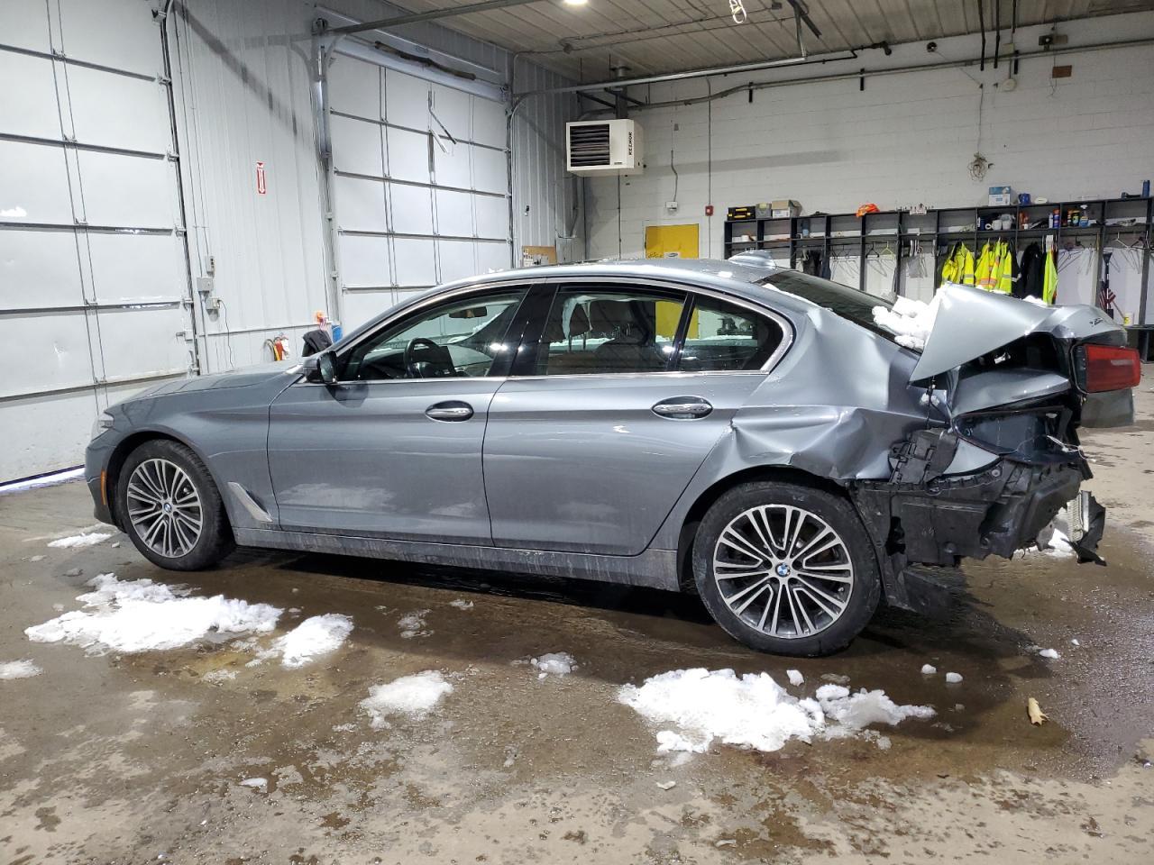 2018 BMW 530 XI - Фото 2