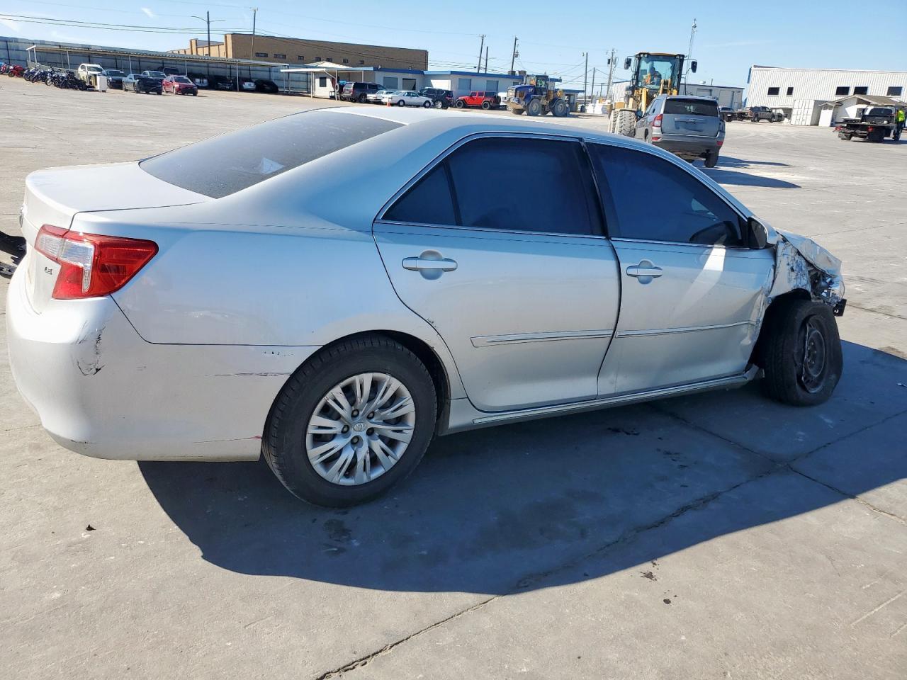 2014 TOYOTA CAMRY L - Image 3