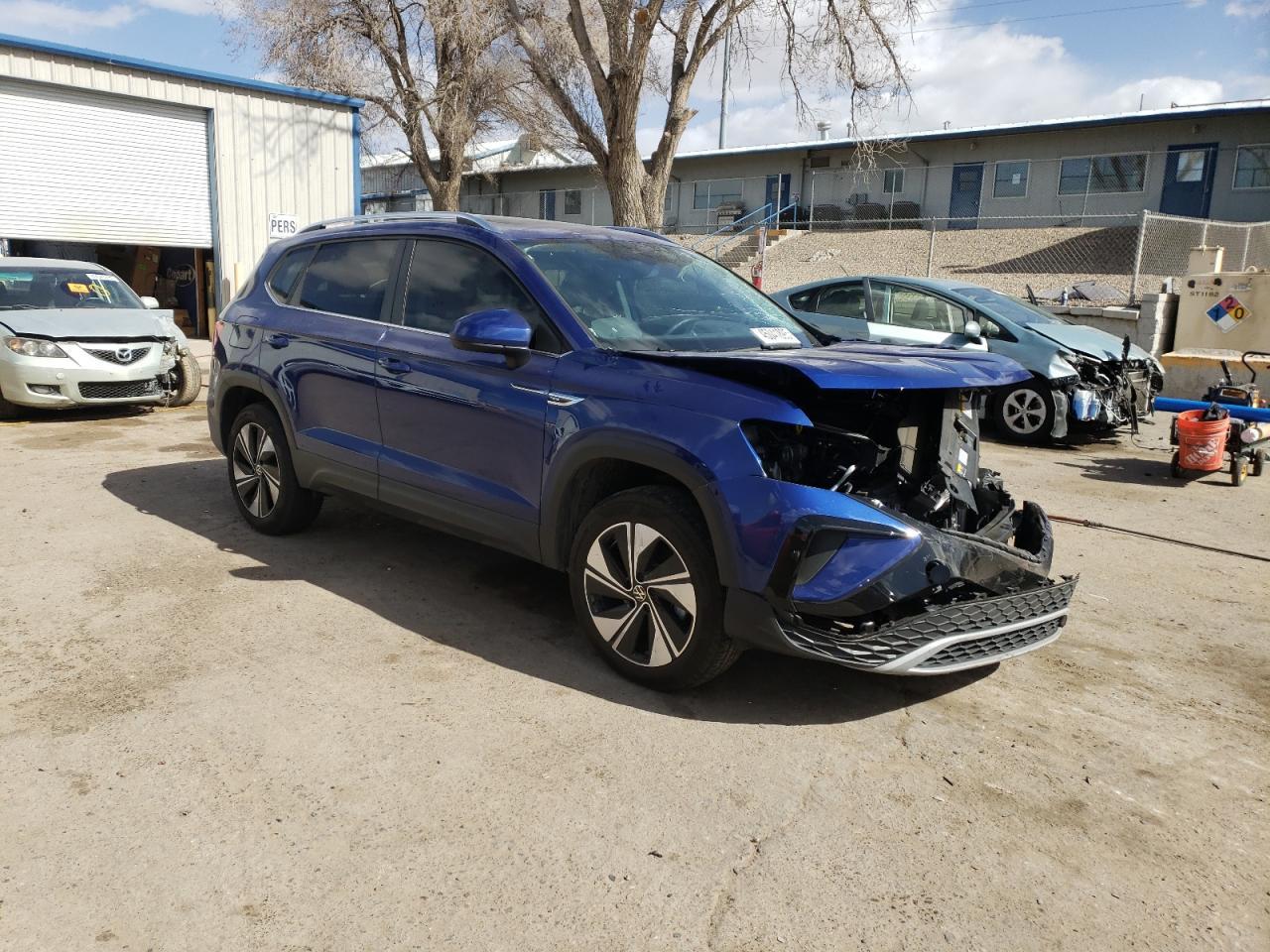 2024 VOLKSWAGEN TAOS SE - Фото 4