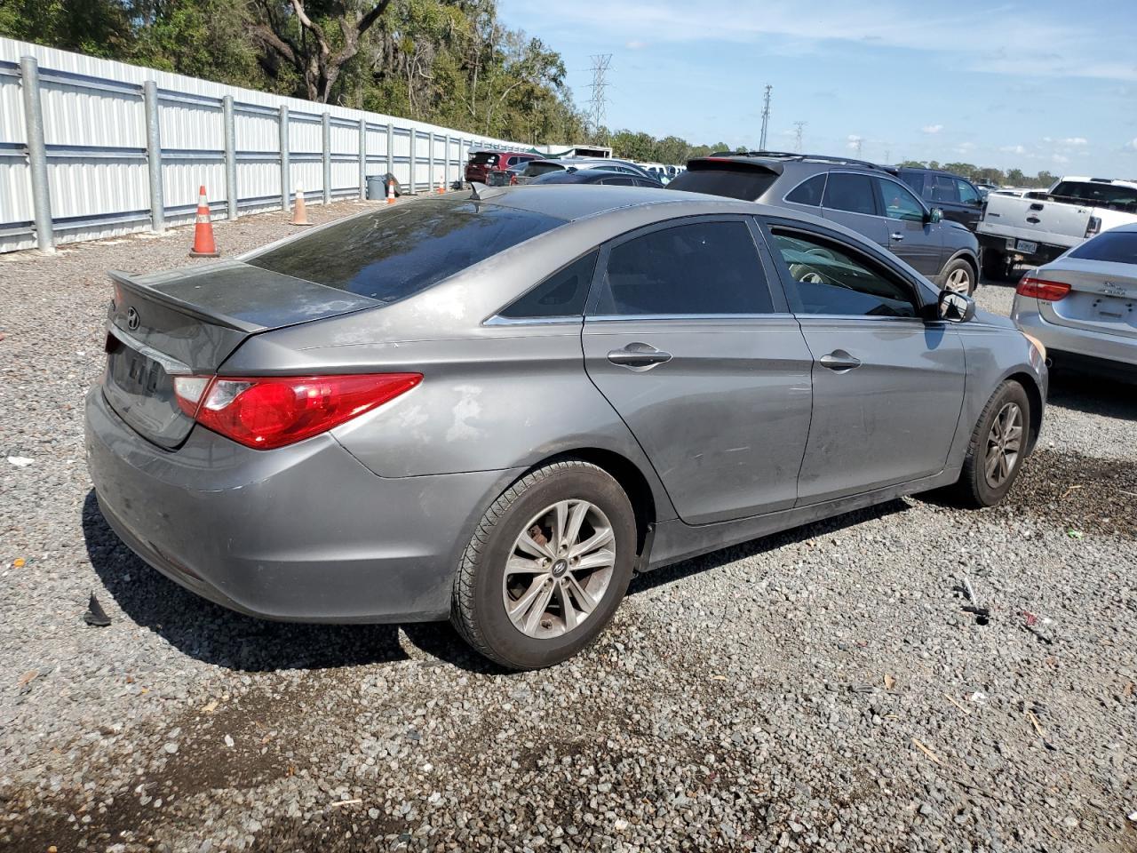 2013 HYUNDAI SONATA GLS - Image 3