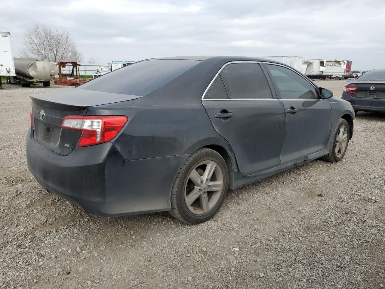 2014 TOYOTA CAMRY L - Фото 3