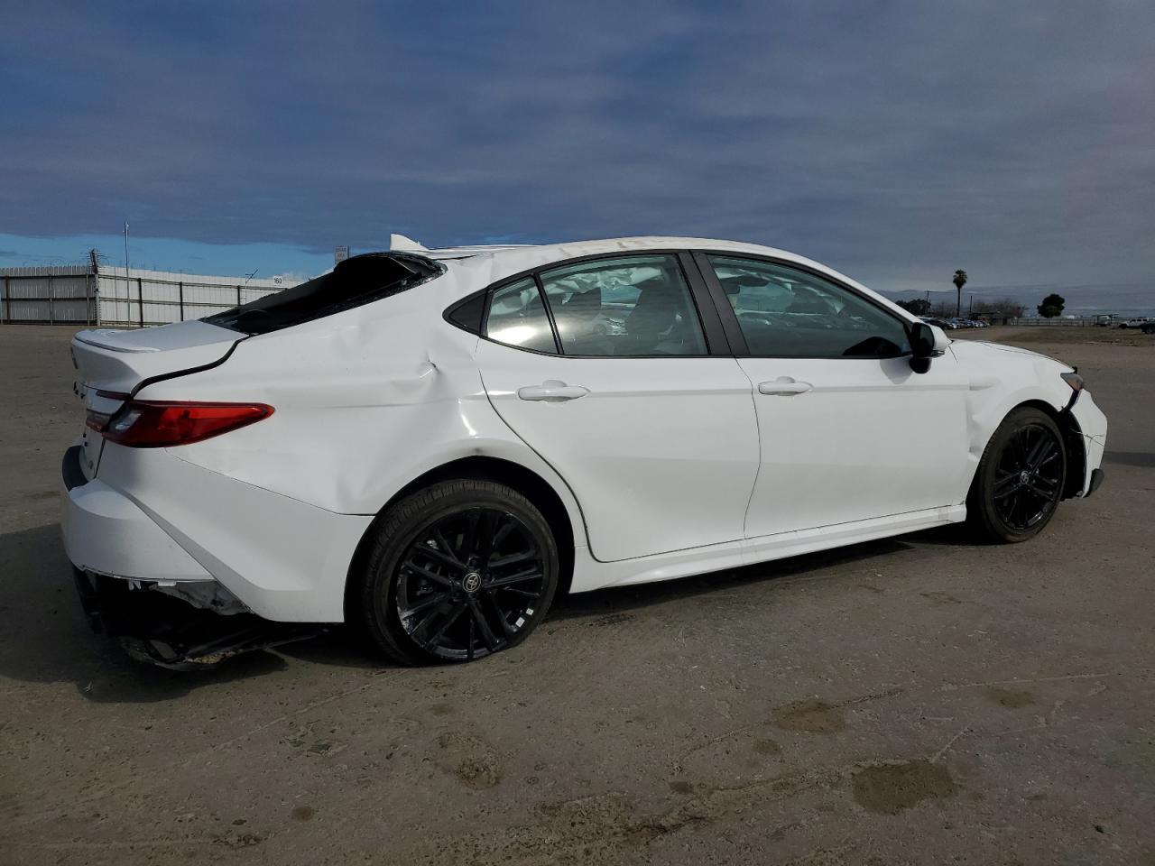 2025 TOYOTA CAMRY XSE - Фото 3