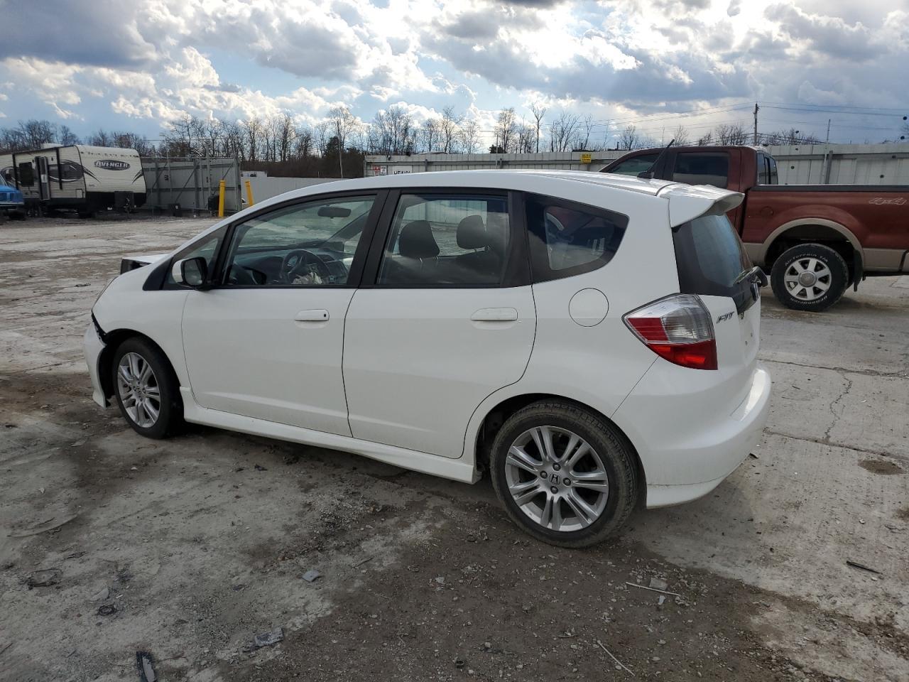 2011 HONDA FIT SPORT - Image 2