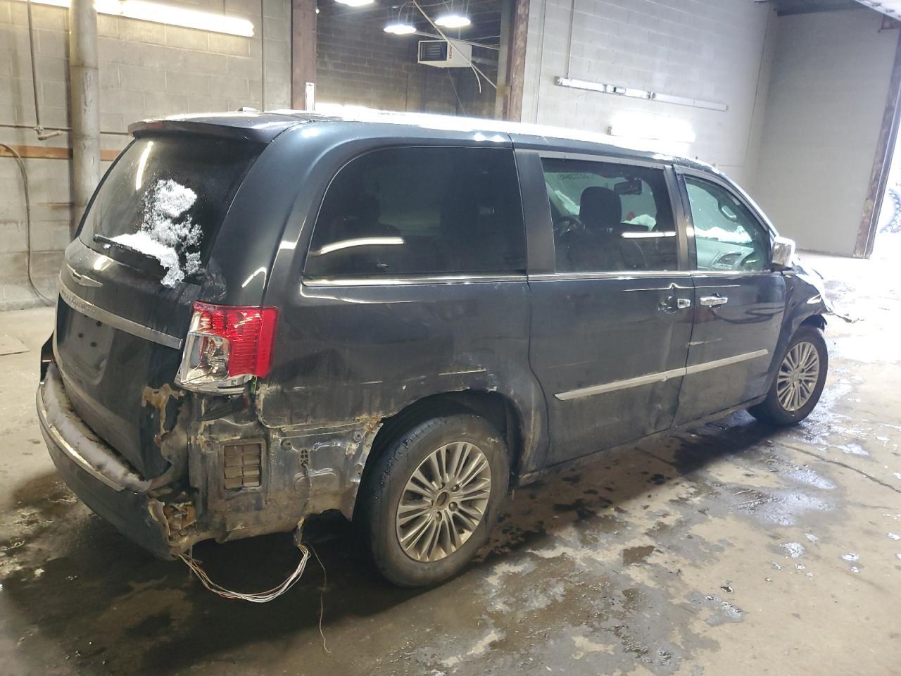 2014 CHRYSLER TOWN & COU - Image 3