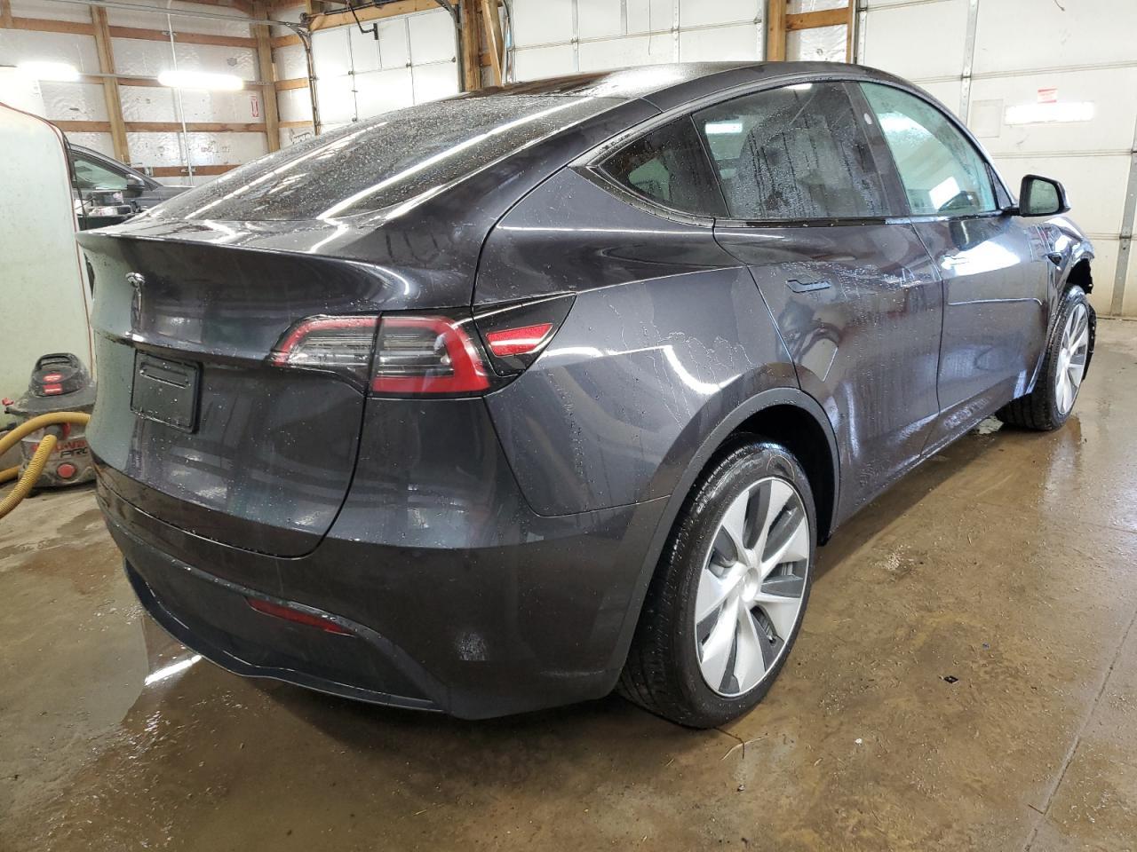 2024 TESLA MODEL Y - Image 3