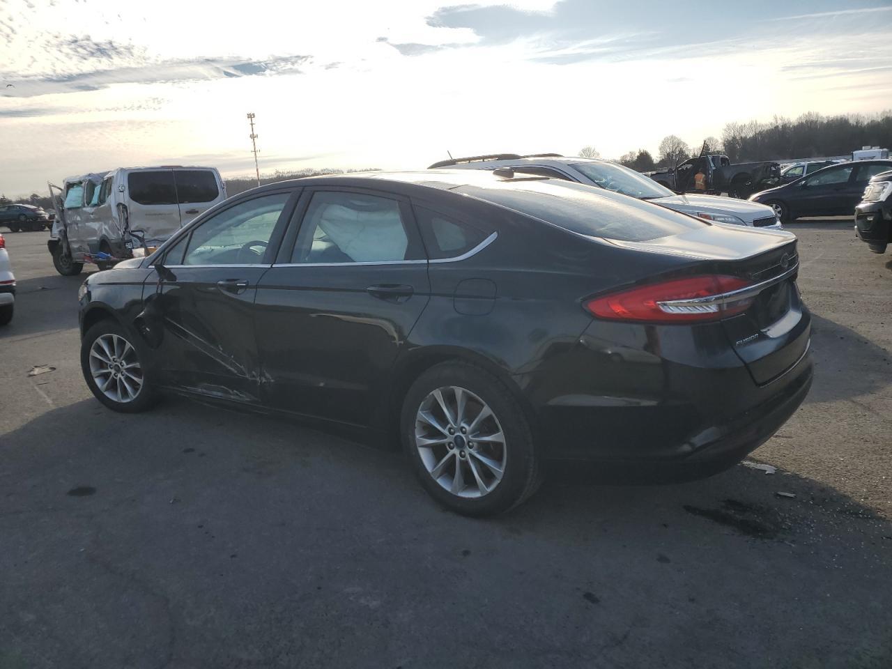 2017 FORD FUSION SE - Image 2