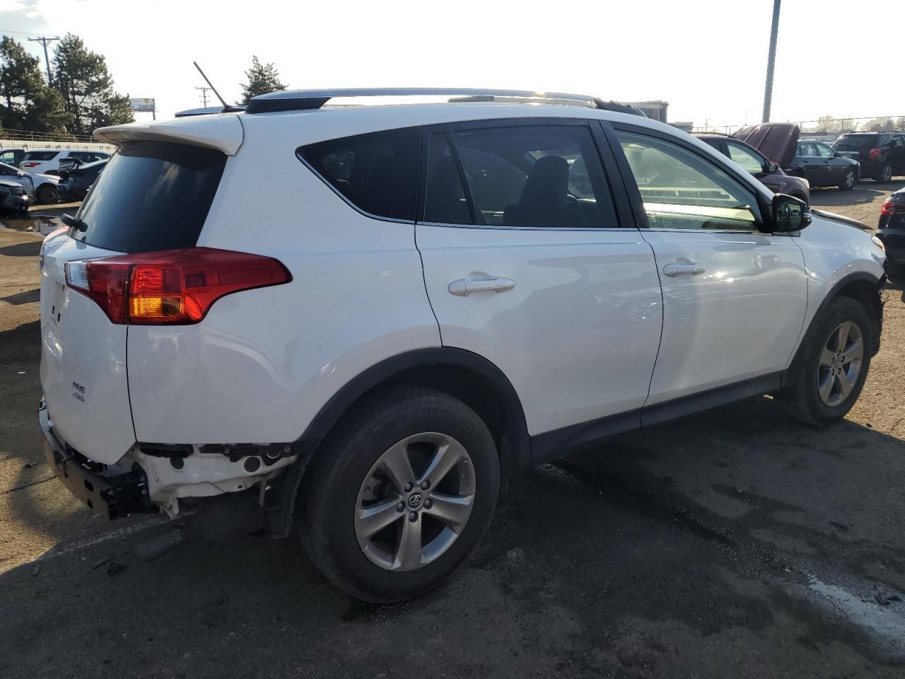 2015 TOYOTA RAV4 XLE - Фото 3