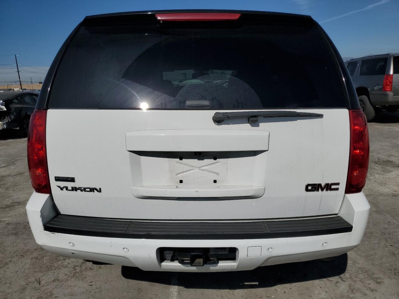 2012 GMC YUKON SLE - Image 6