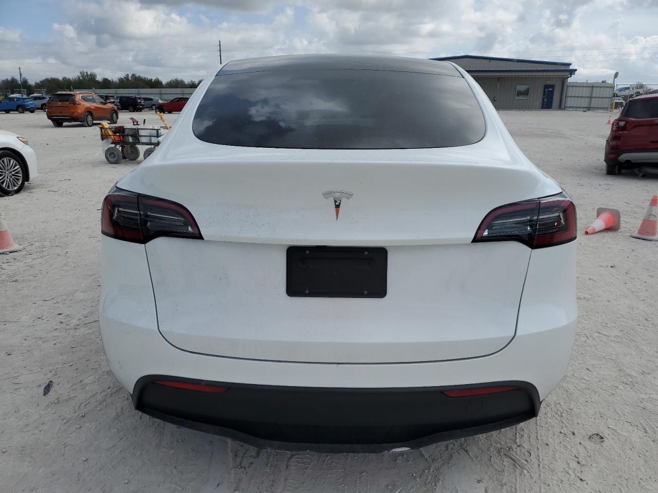 2024 TESLA MODEL Y - Фото 6