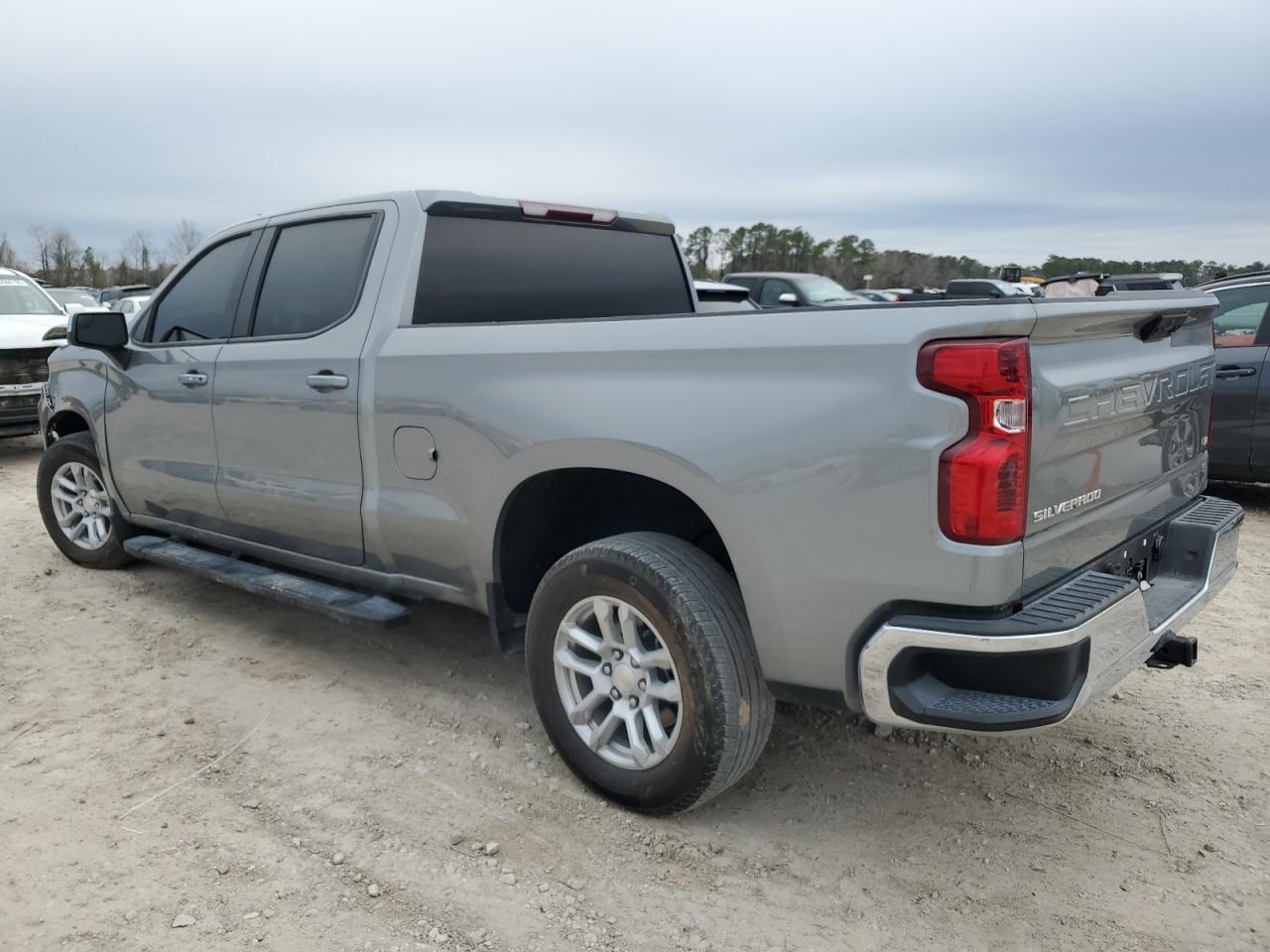 2024 CHEVROLET SILVERADO - Image 2