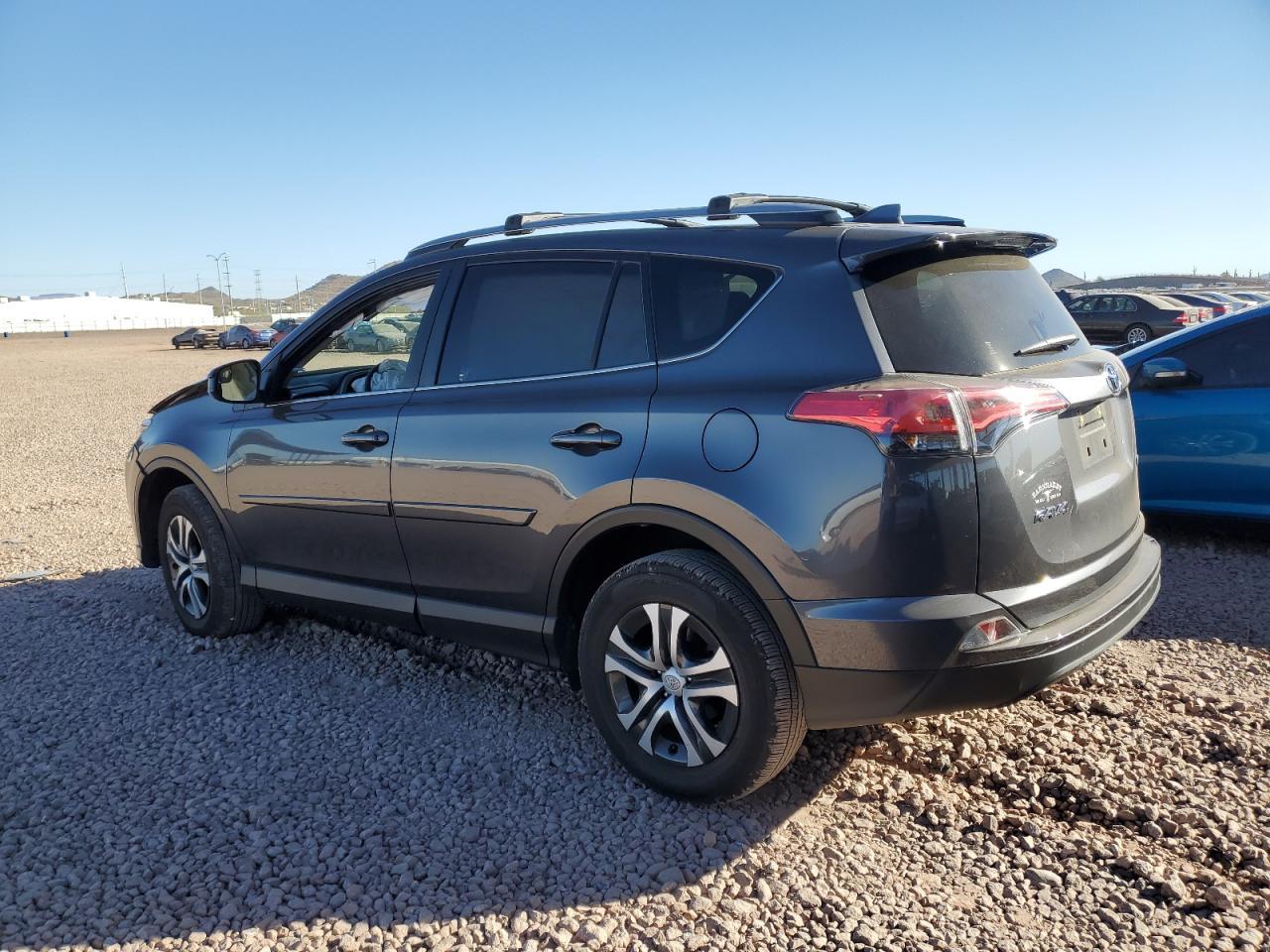 2017 TOYOTA RAV4 LE - Фото 2