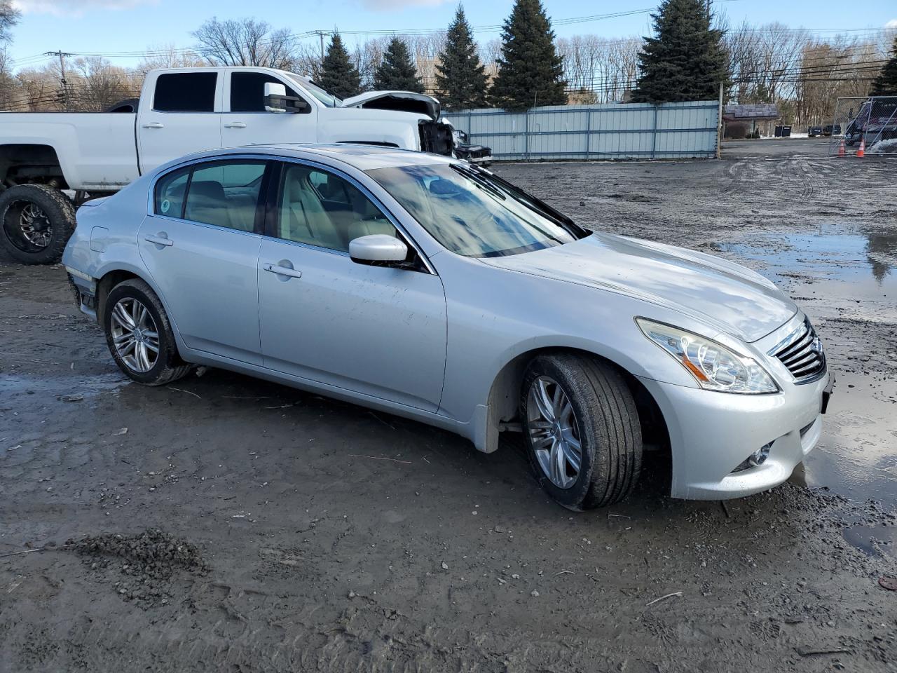 2011 INFINITI G37 - Фото 4