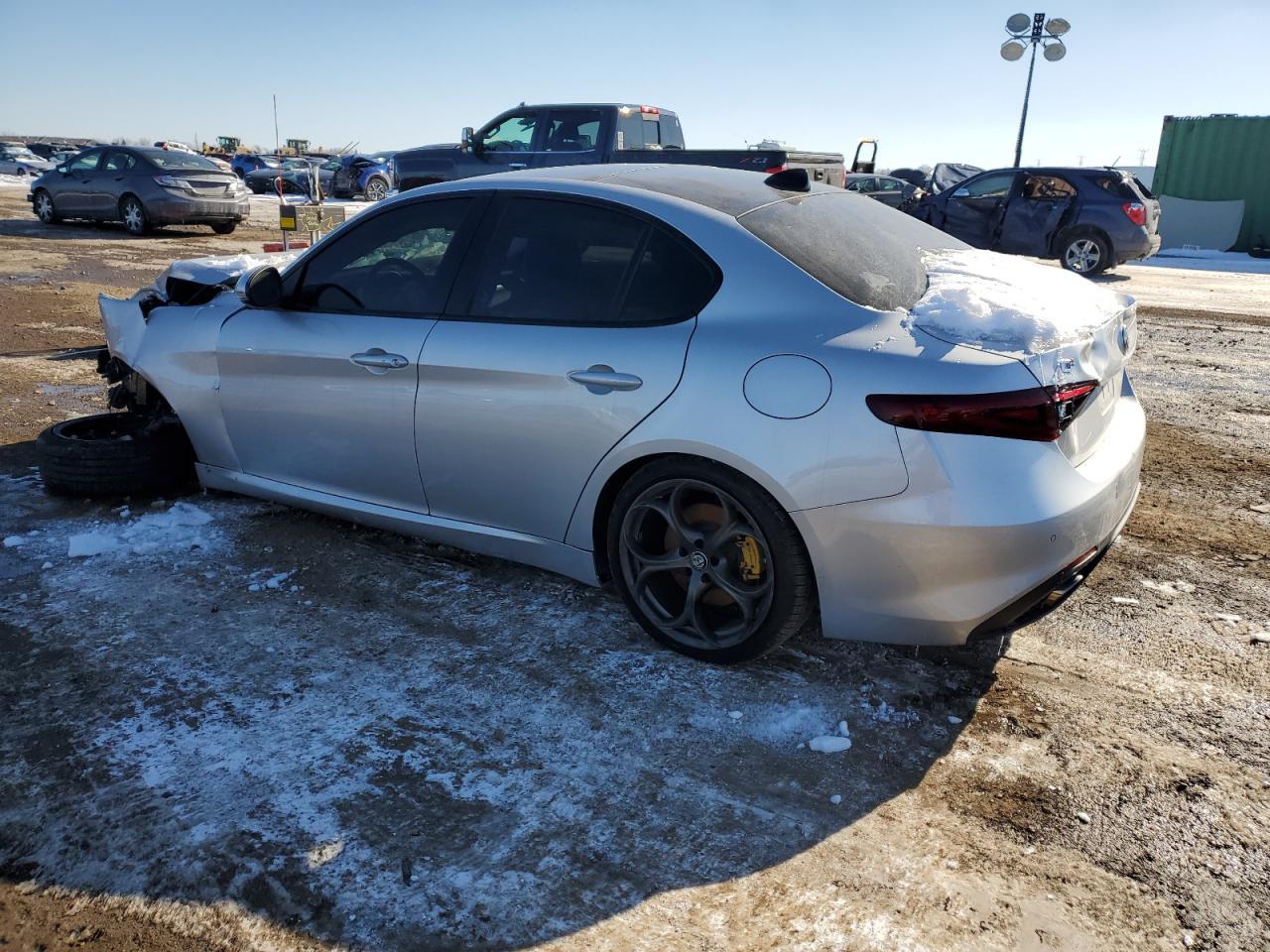2017 ALFA ROMEO GIULIA TI - Фото 2