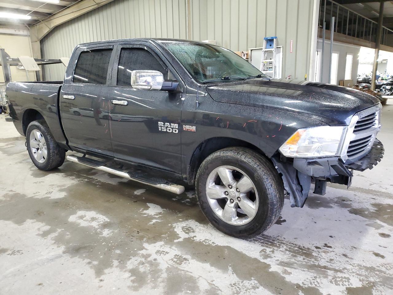 2015 RAM 1500 SLT - Image 4