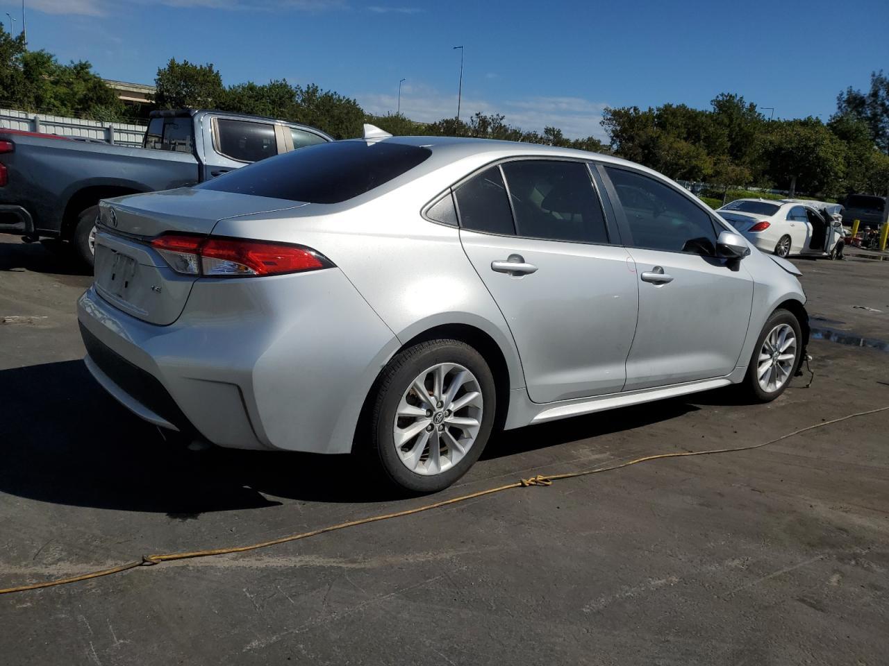 2022 TOYOTA COROLLA LE - Image 3