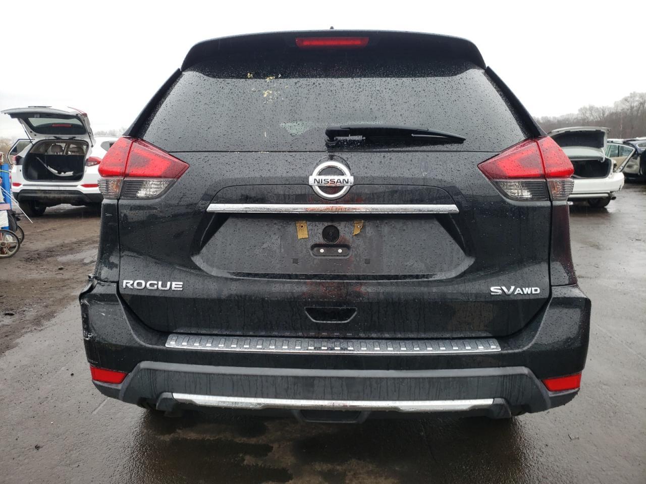 2017 NISSAN ROGUE SV - Фото 6