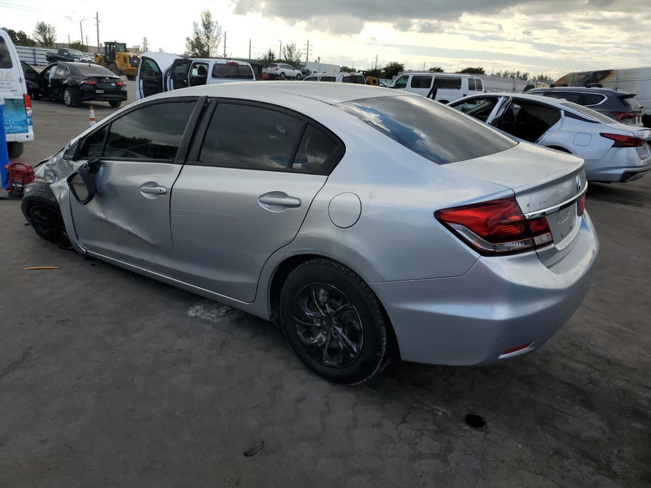 2015 HONDA CIVIC LX - Image 2