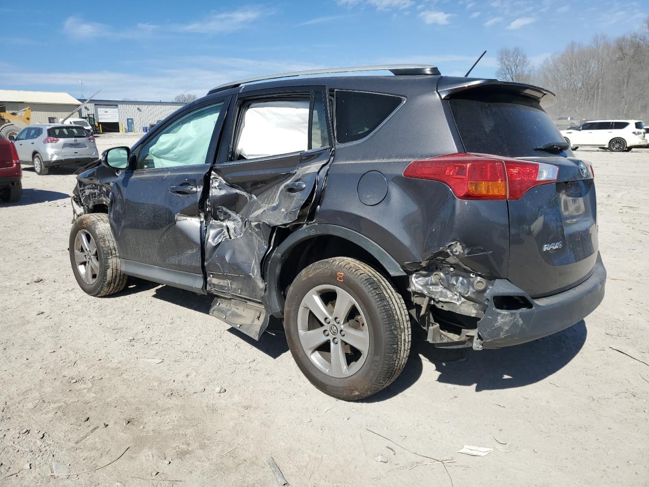 2015 TOYOTA RAV4 XLE - Фото 2