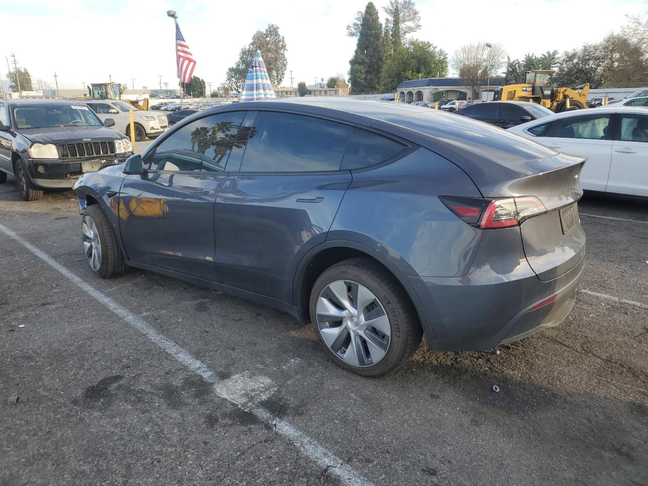 2023 TESLA MODEL Y - Фото 2