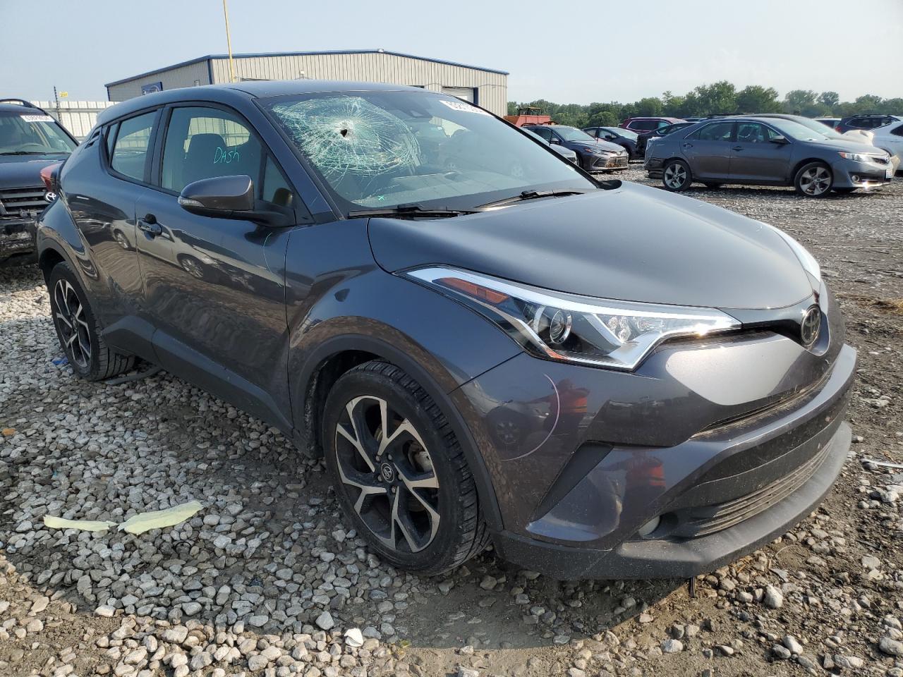 2018 TOYOTA C-HR XLE - Image 4