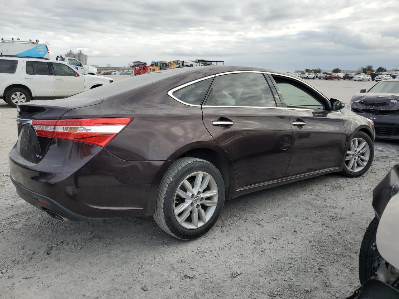 2015 TOYOTA AVALON XLE - Image 3