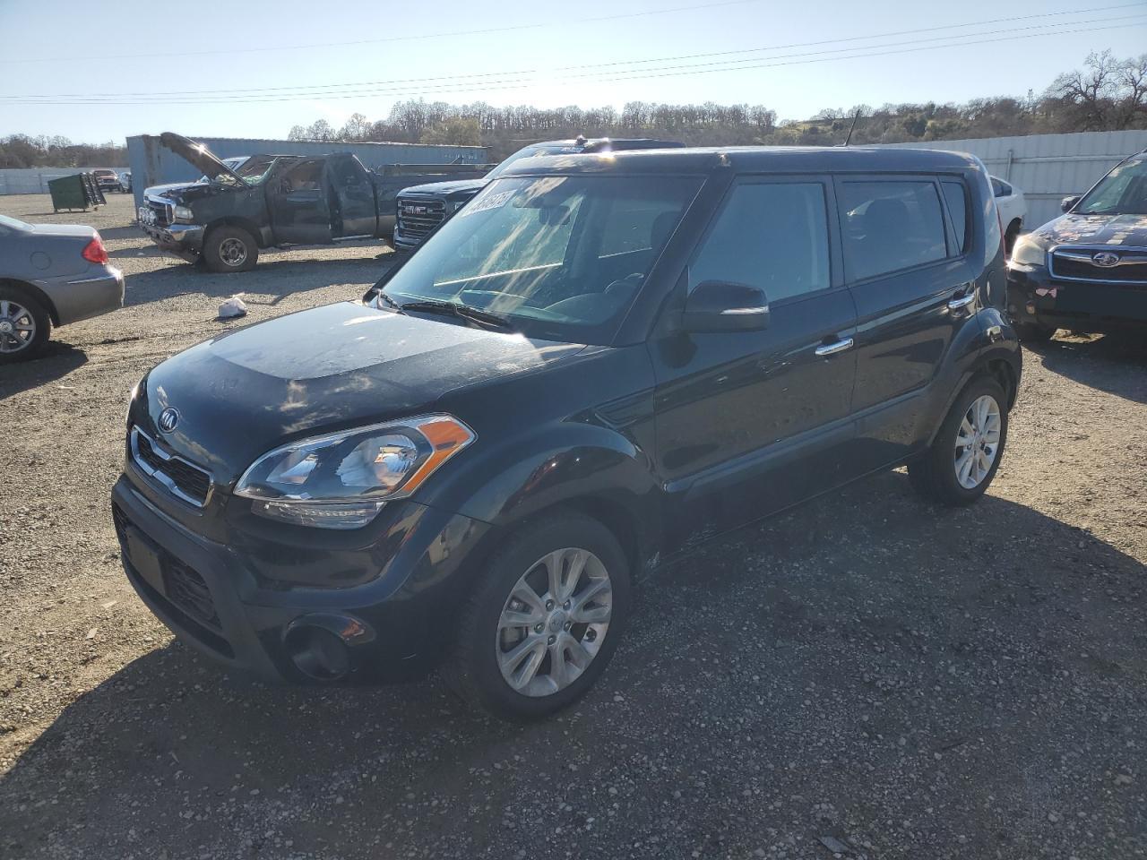 2013 KIA SOUL +