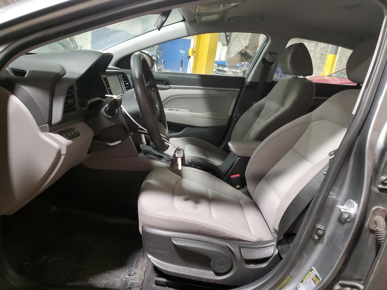 2019 HYUNDAI ELANTRA SE - Фото 7