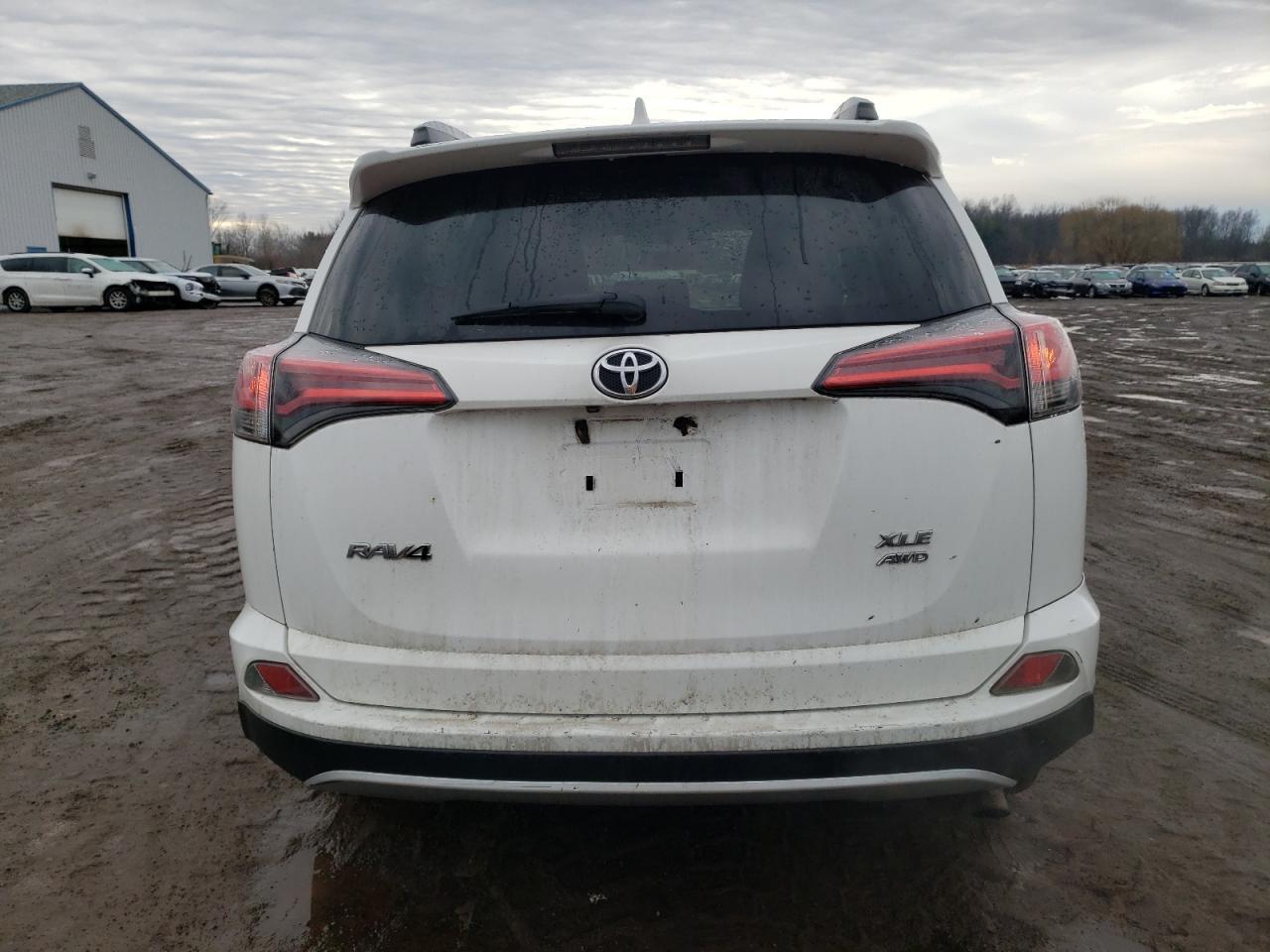 2016 TOYOTA RAV4 XLE - Image 6