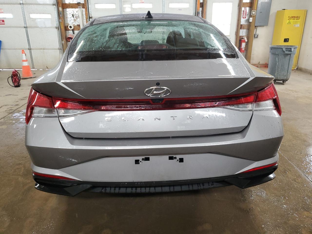 2022 HYUNDAI ELANTRA SE - Фото 6