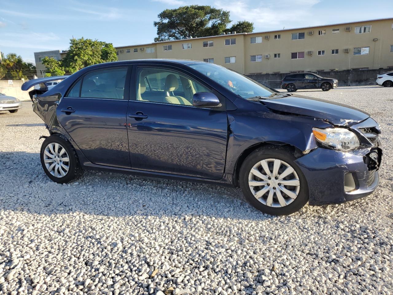 2013 TOYOTA COROLLA BA - Фото 4