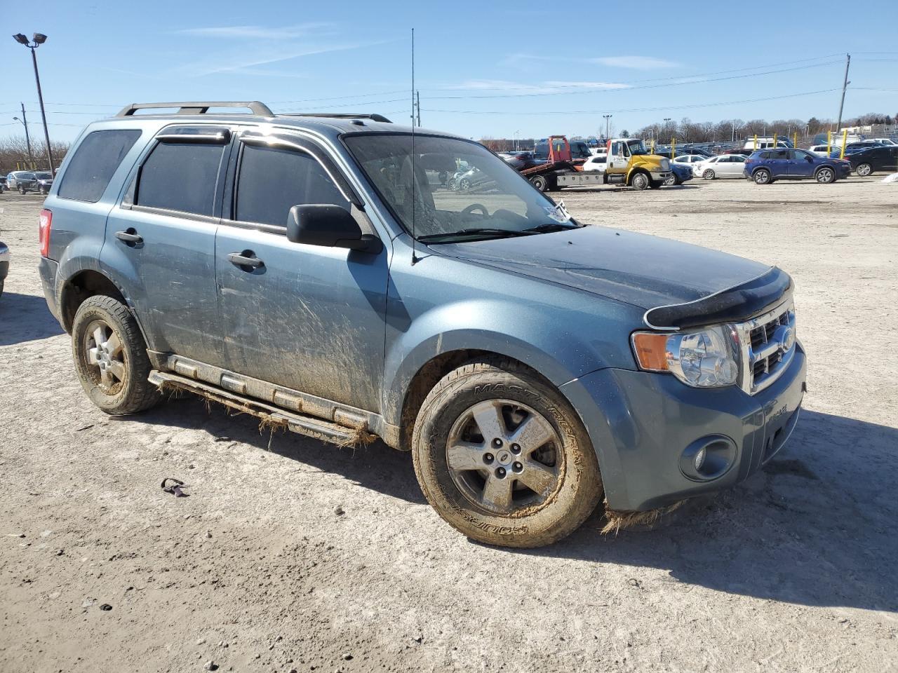 2010 FORD ESCAPE XLT - Image 4