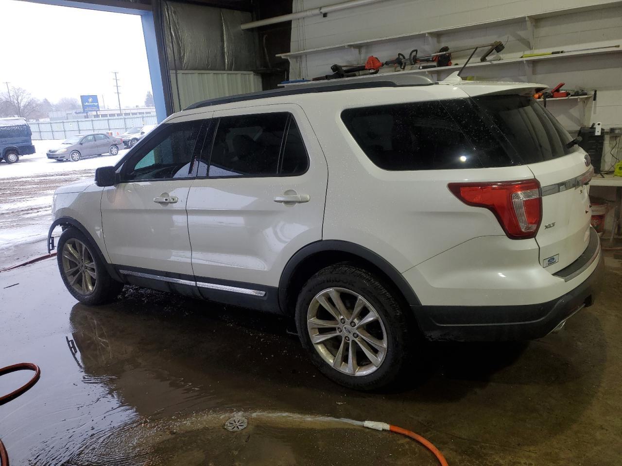 2018 FORD EXPLORER X - Фото 2